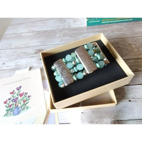 NIB Silver Tone Seafoam Blue Wide Stretch Bracelet - Picture 8 of 8